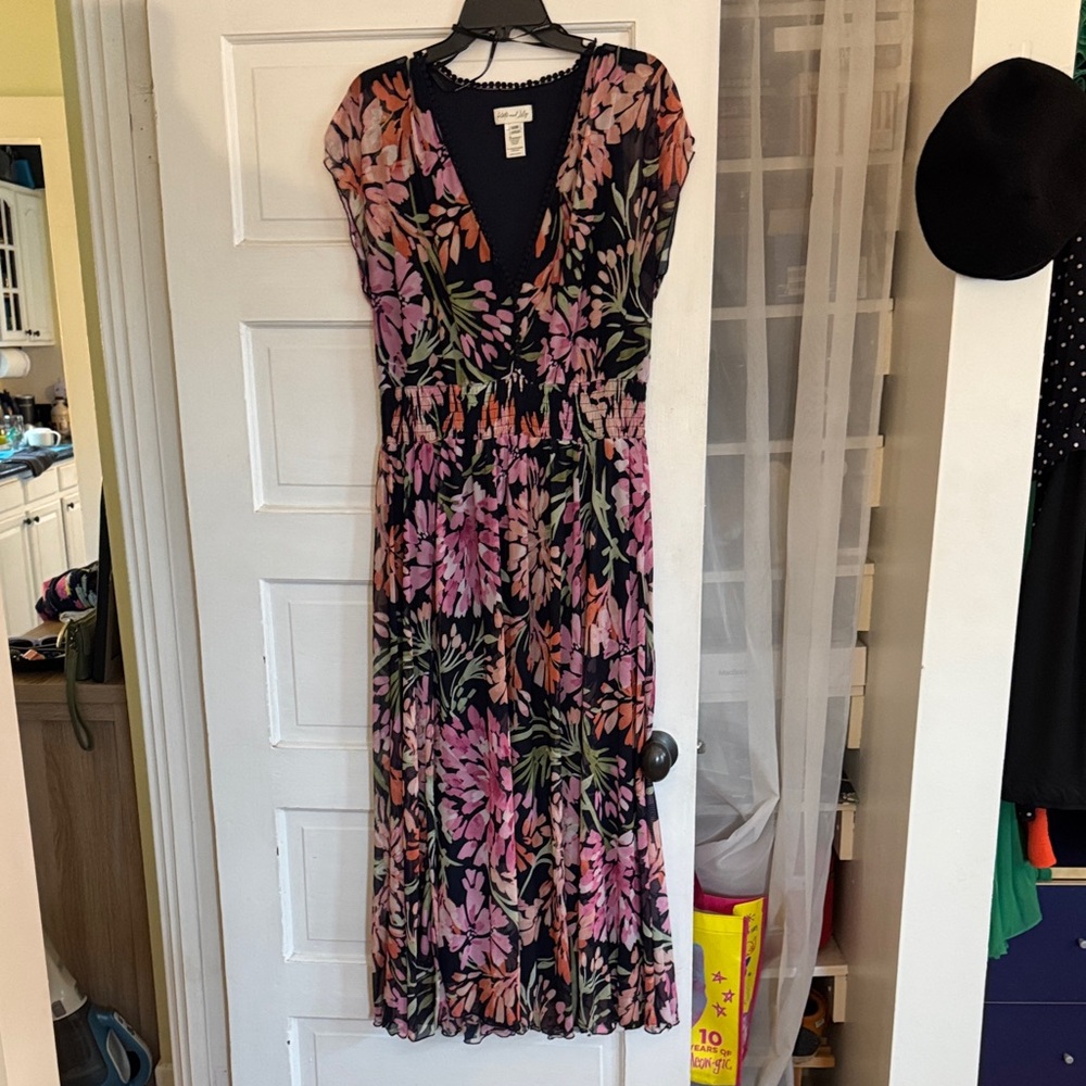 Floral V-Neck mesh Maxi Dress with Pink and Green Accents sz 14 1X